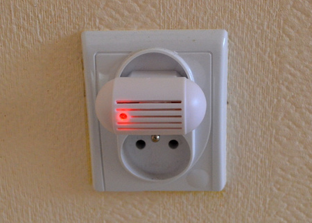 DEWALT ŁADOWARKA 10,8-18V XR LI-ION DCB115