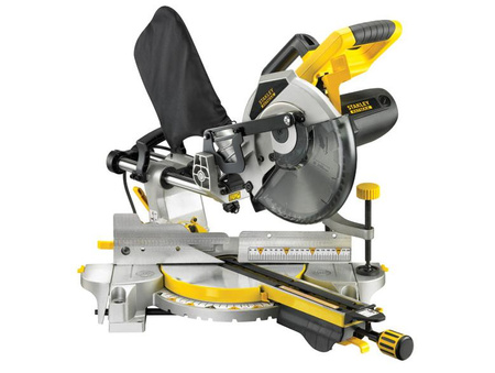 STANLEY PIŁA UKOŚNICA 254mm 2000W Z POSUWEM FME720