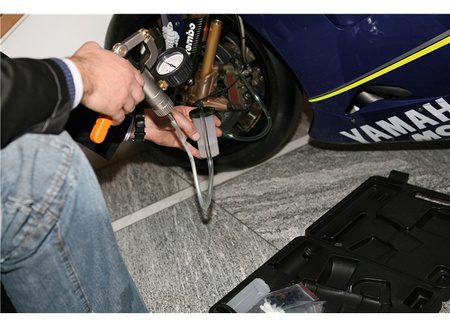 BETA PRZYRZĄD KONTROLNY CIŚNIENIOWY/PODCIŚNIENIOWY Z AKCESORIAMI i ZŁĄCZKAMI