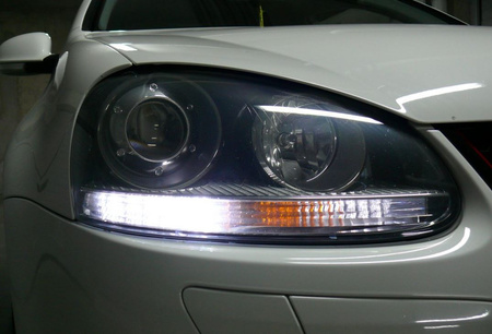 ŻARÓWKA T4W LED 3 SMD 3030 10-30V 115LM CANBUS