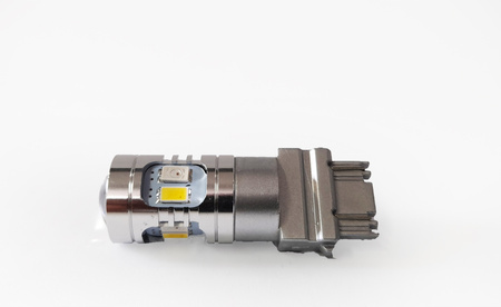 Żarówki P27/7W 3157 LED BIAŁO CZERWONA USA