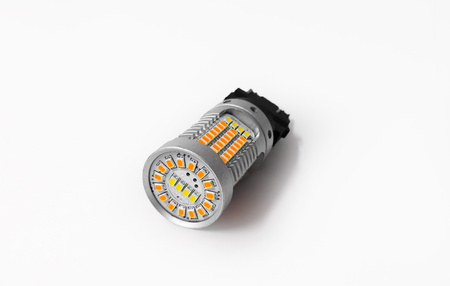 Żarówki 3157 P27/7W V2 MLDC3157CAN70